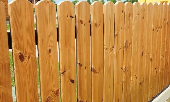 Garden Fence Installation And Repair {towns(town)}
